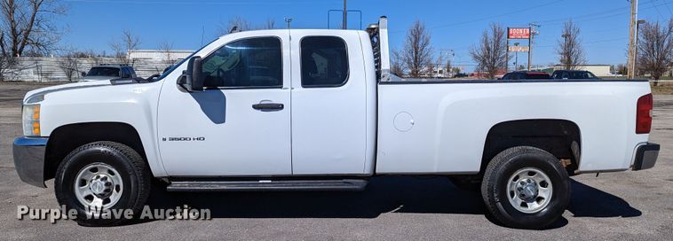 image for item DR6824 2009 Chevrolet Silverado 3500HD  Ext. Cab pickup truck