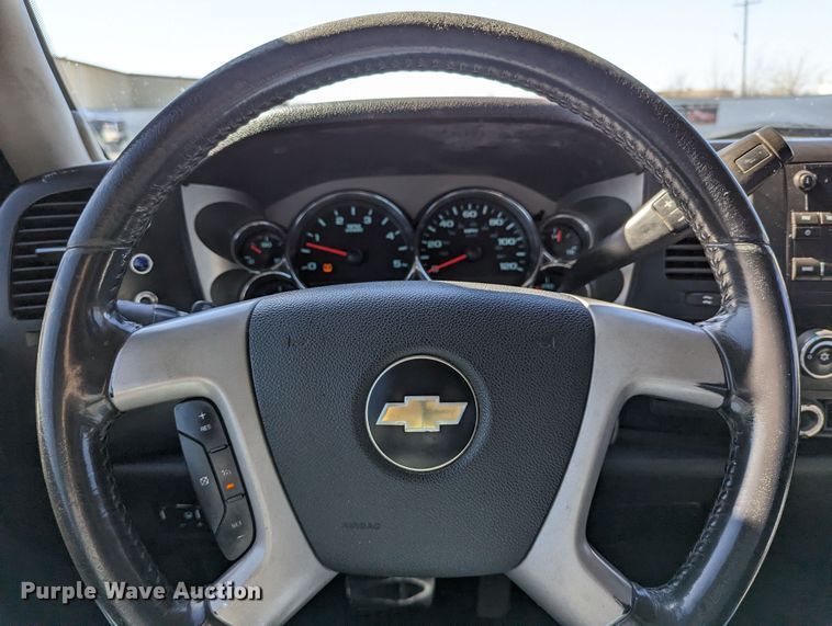 image for item DR6824 2009 Chevrolet Silverado 3500HD  Ext. Cab pickup truck