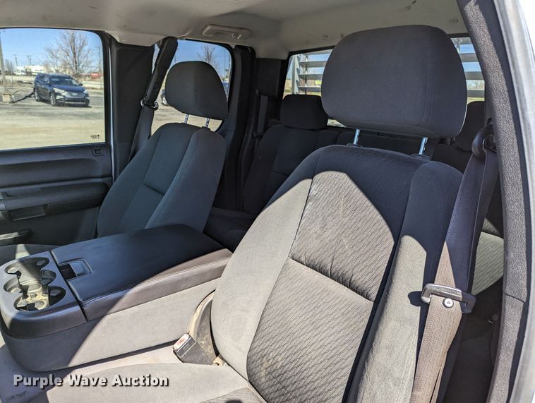 image for item DR6824 2009 Chevrolet Silverado 3500HD  Ext. Cab pickup truck