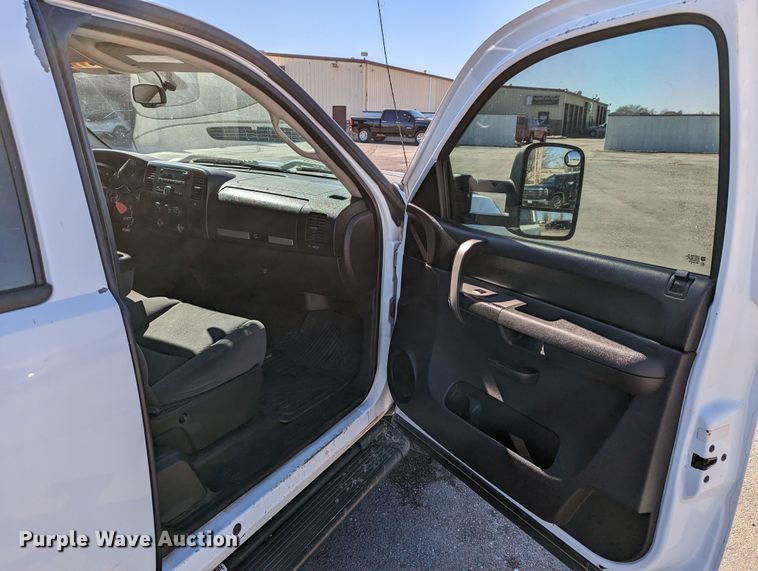 image for item DR6824 2009 Chevrolet Silverado 3500HD  Ext. Cab pickup truck