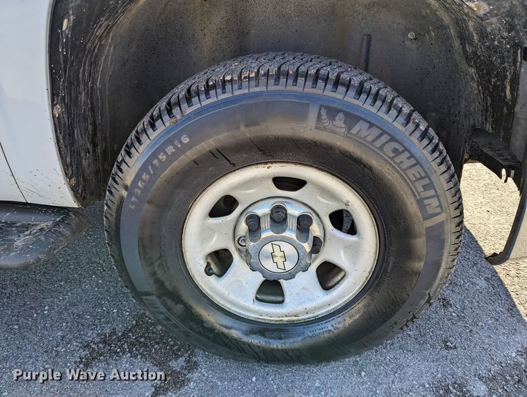 image for item DR6824 2009 Chevrolet Silverado 3500HD  Ext. Cab pickup truck