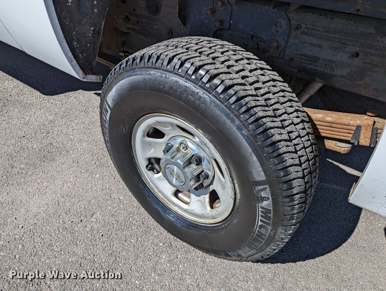 image for item DR6824 2009 Chevrolet Silverado 3500HD  Ext. Cab pickup truck