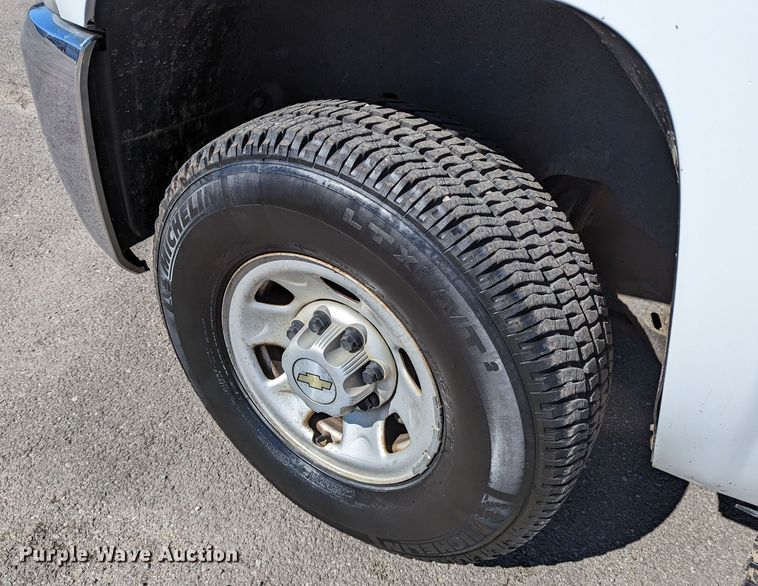 image for item DR6824 2009 Chevrolet Silverado 3500HD  Ext. Cab pickup truck