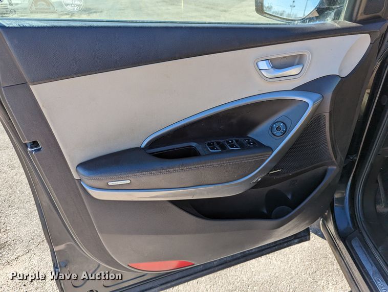 image for item DR6825 2013 Hyundai Santa Fe GLS  SUV