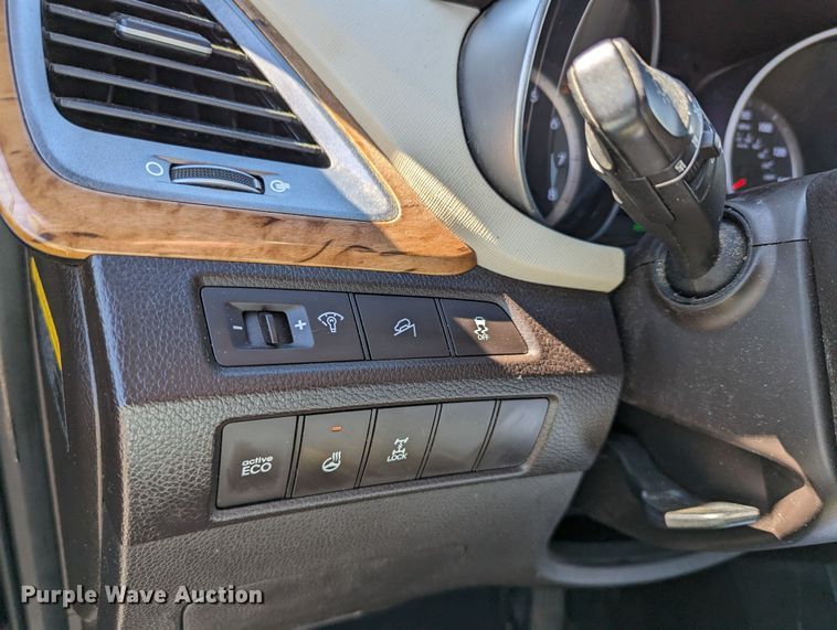 image for item DR6825 2013 Hyundai Santa Fe GLS  SUV