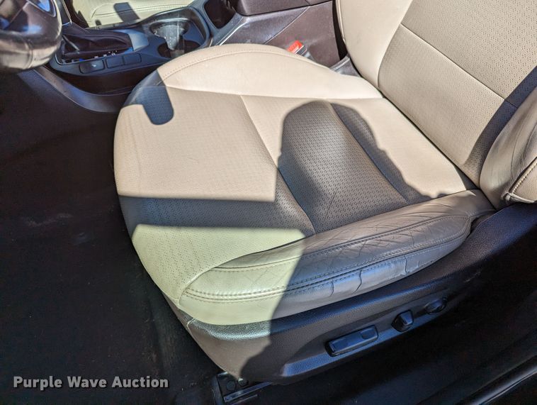 image for item DR6825 2013 Hyundai Santa Fe GLS  SUV