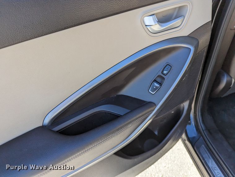 image for item DR6825 2013 Hyundai Santa Fe GLS  SUV