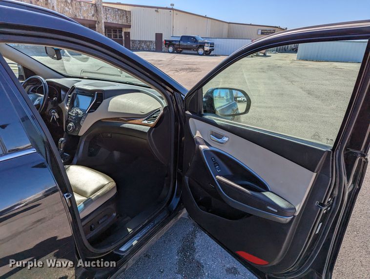 image for item DR6825 2013 Hyundai Santa Fe GLS  SUV