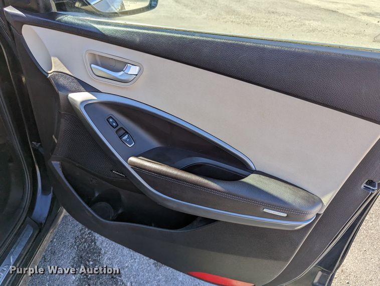 image for item DR6825 2013 Hyundai Santa Fe GLS  SUV