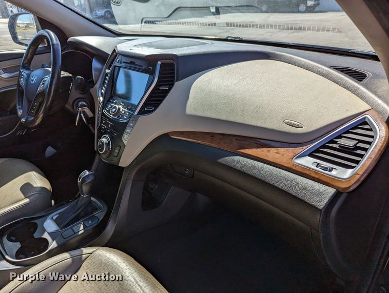 image for item DR6825 2013 Hyundai Santa Fe GLS  SUV