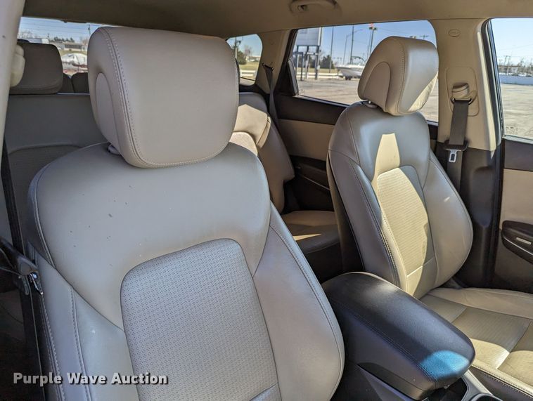 image for item DR6825 2013 Hyundai Santa Fe GLS  SUV