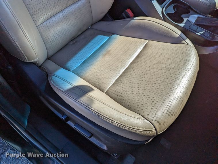 image for item DR6825 2013 Hyundai Santa Fe GLS  SUV