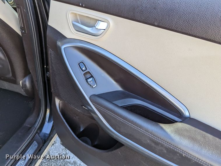 image for item DR6825 2013 Hyundai Santa Fe GLS  SUV