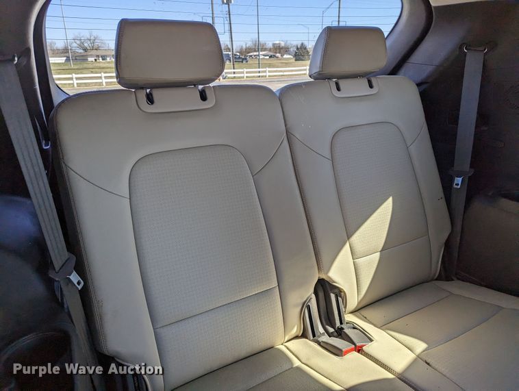 image for item DR6825 2013 Hyundai Santa Fe GLS  SUV