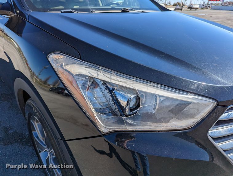 image for item DR6825 2013 Hyundai Santa Fe GLS  SUV