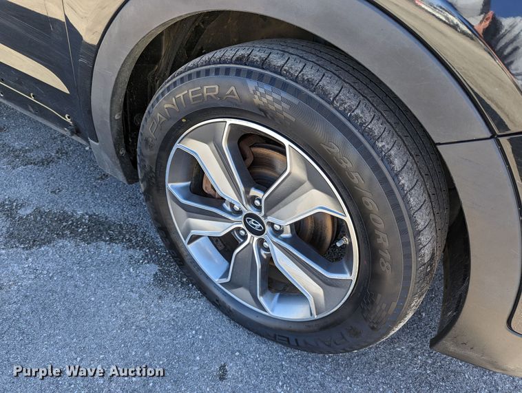 image for item DR6825 2013 Hyundai Santa Fe GLS  SUV