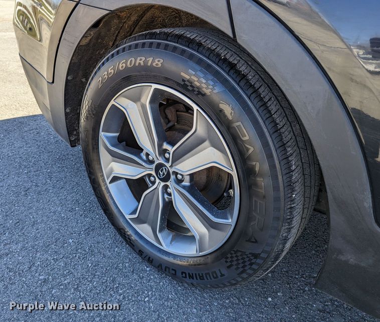 image for item DR6825 2013 Hyundai Santa Fe GLS  SUV