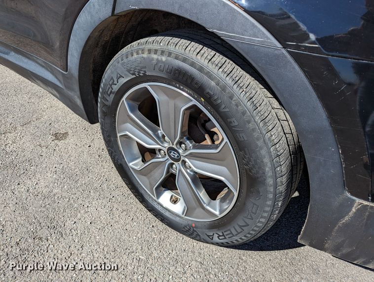 image for item DR6825 2013 Hyundai Santa Fe GLS  SUV