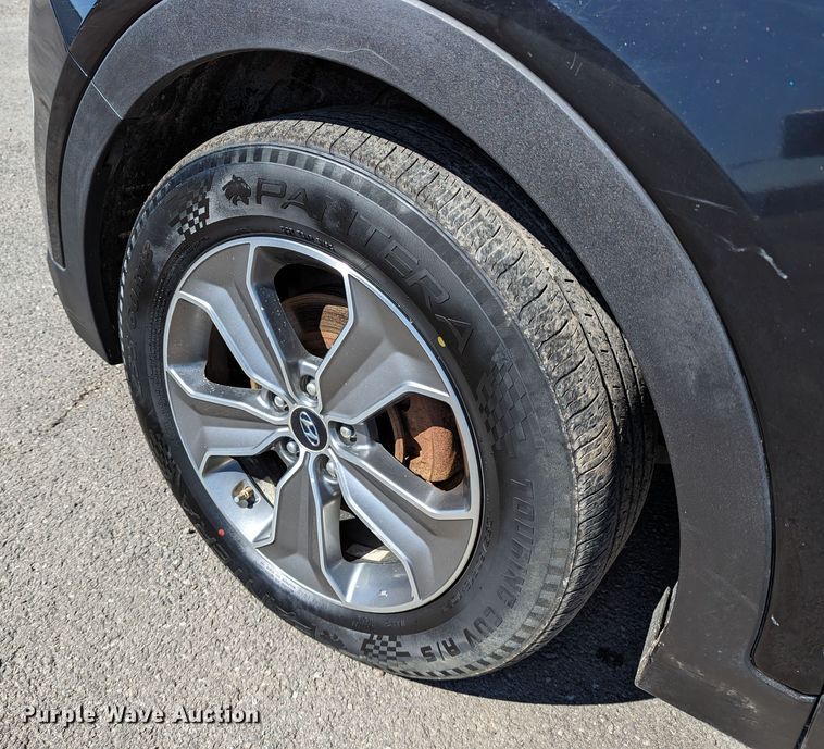 image for item DR6825 2013 Hyundai Santa Fe GLS  SUV