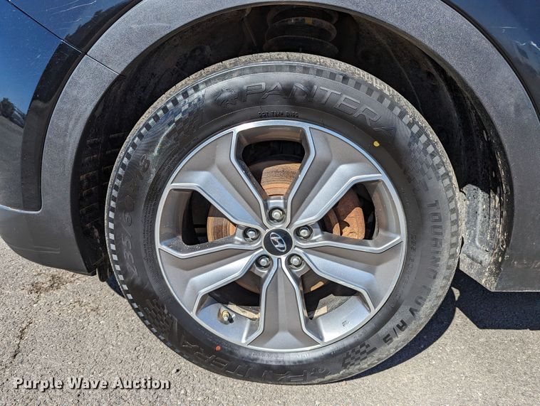 image for item DR6825 2013 Hyundai Santa Fe GLS  SUV