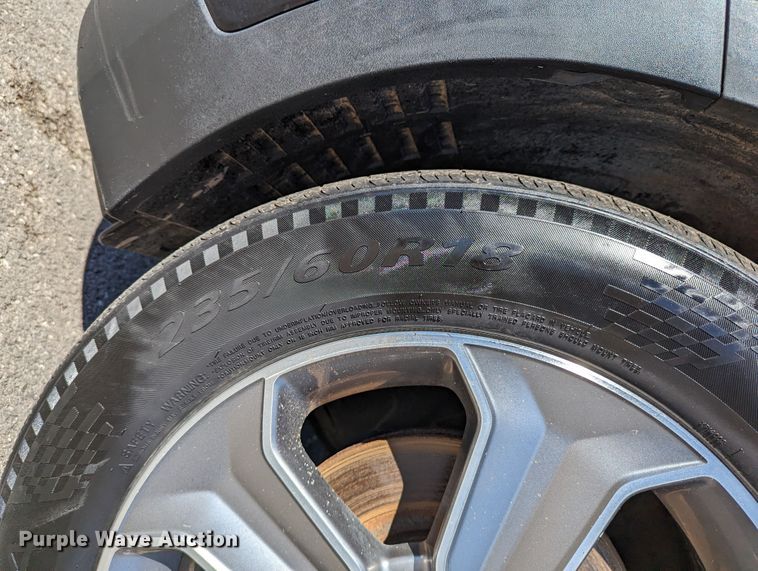 image for item DR6825 2013 Hyundai Santa Fe GLS  SUV