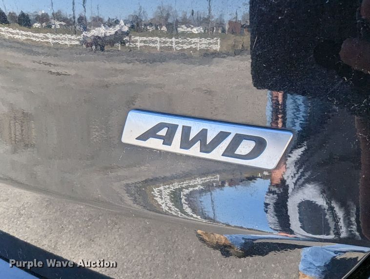 image for item DR6825 2013 Hyundai Santa Fe GLS  SUV