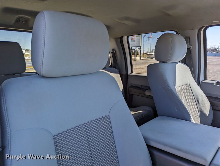 image for item DR6826 2014 Ford F250 Super Duty  Crew Cab pickup truck