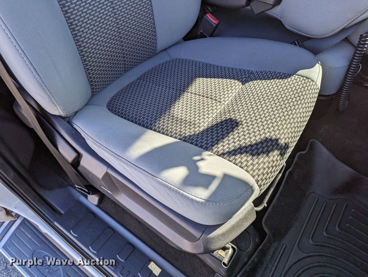 image for item DR6826 2014 Ford F250 Super Duty  Crew Cab pickup truck