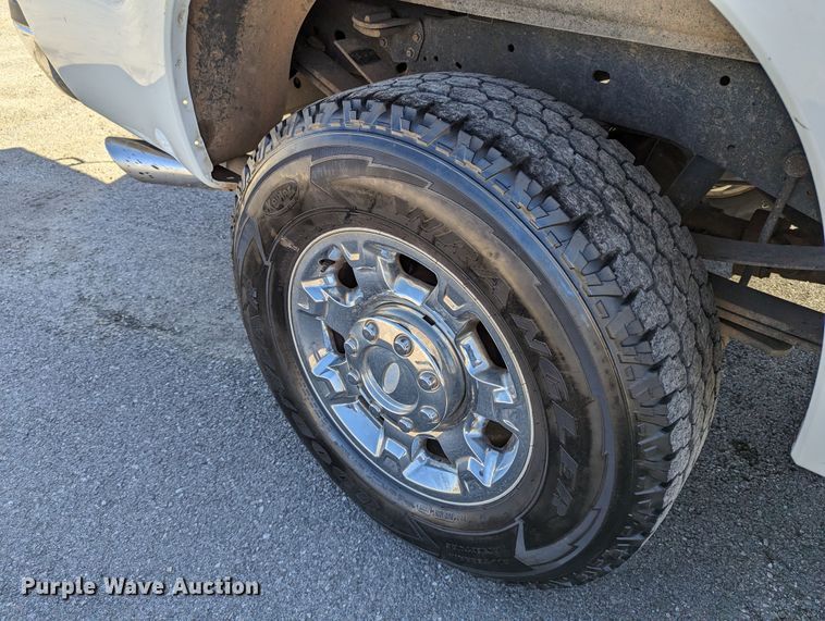 image for item DR6826 2014 Ford F250 Super Duty  Crew Cab pickup truck