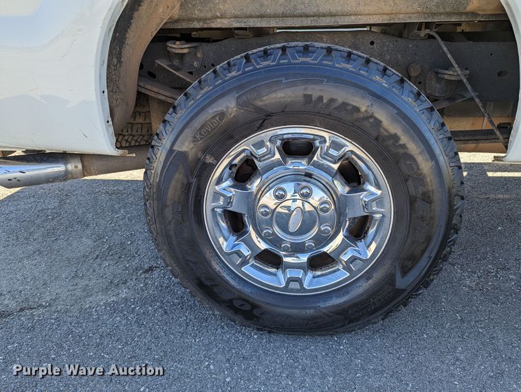 image for item DR6826 2014 Ford F250 Super Duty  Crew Cab pickup truck