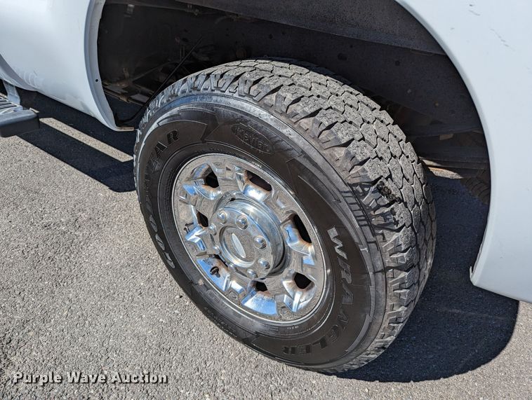 image for item DR6826 2014 Ford F250 Super Duty  Crew Cab pickup truck