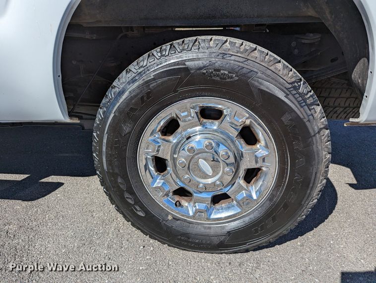 image for item DR6826 2014 Ford F250 Super Duty  Crew Cab pickup truck