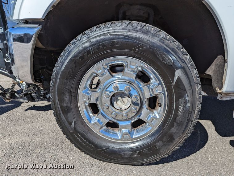 image for item DR6826 2014 Ford F250 Super Duty  Crew Cab pickup truck