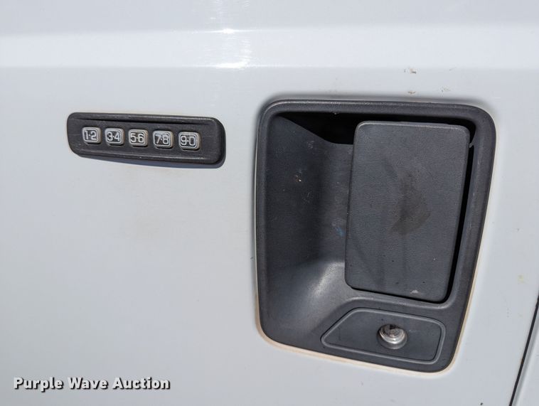 image for item DR6826 2014 Ford F250 Super Duty  Crew Cab pickup truck