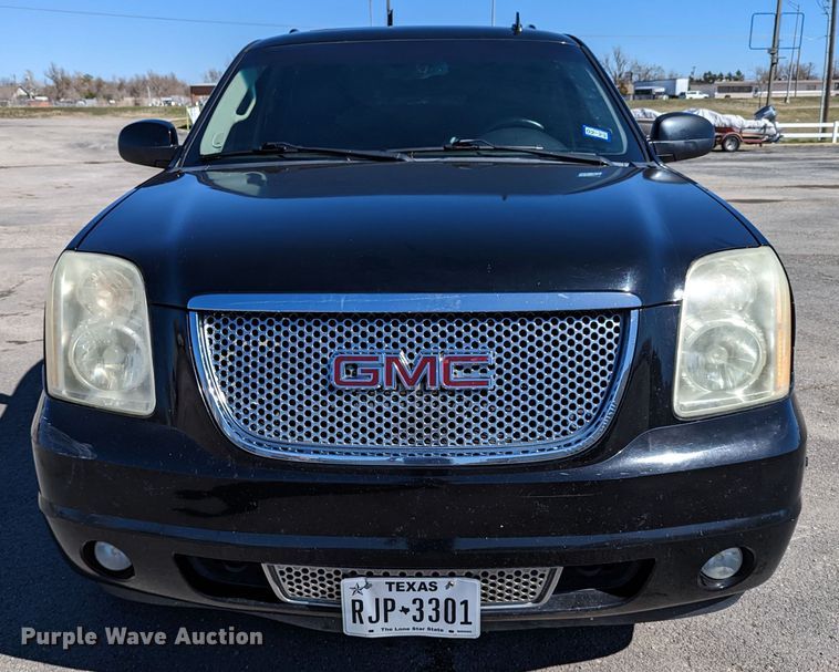 image for item DR6827 2011 GMC Yukon Denali  SUV