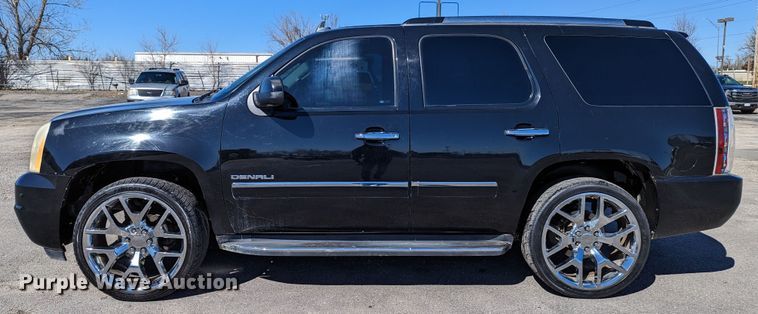 image for item DR6827 2011 GMC Yukon Denali  SUV