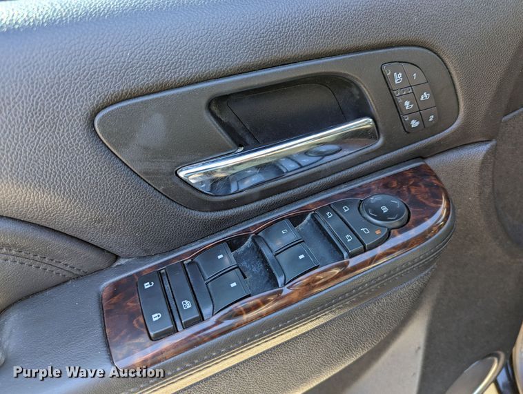 image for item DR6827 2011 GMC Yukon Denali  SUV