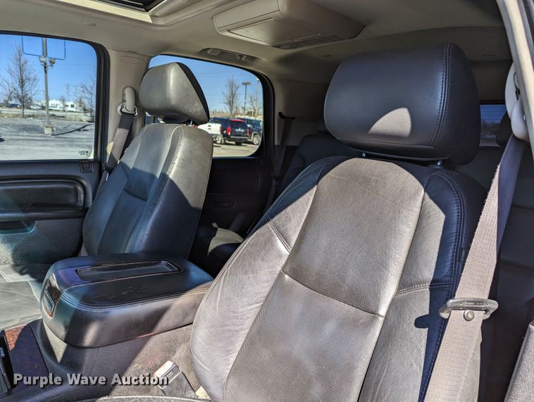 image for item DR6827 2011 GMC Yukon Denali  SUV