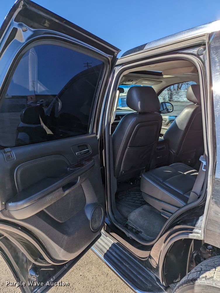 image for item DR6827 2011 GMC Yukon Denali  SUV