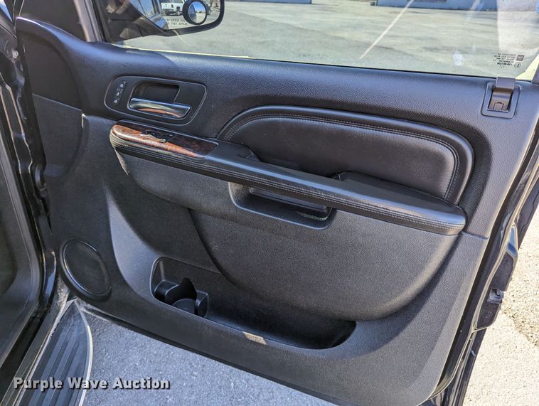 image for item DR6827 2011 GMC Yukon Denali  SUV