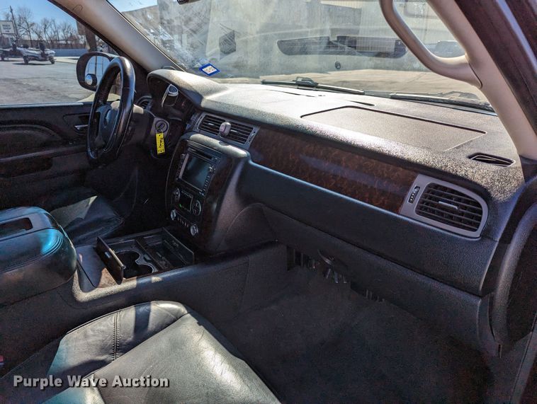 image for item DR6827 2011 GMC Yukon Denali  SUV