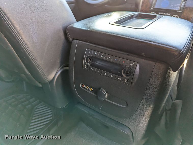 image for item DR6827 2011 GMC Yukon Denali  SUV