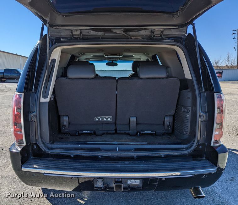 image for item DR6827 2011 GMC Yukon Denali  SUV