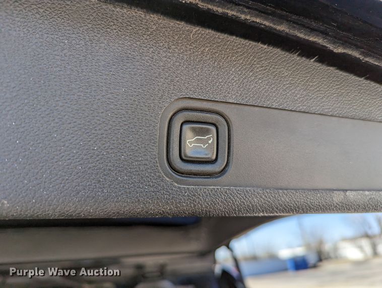 image for item DR6827 2011 GMC Yukon Denali  SUV