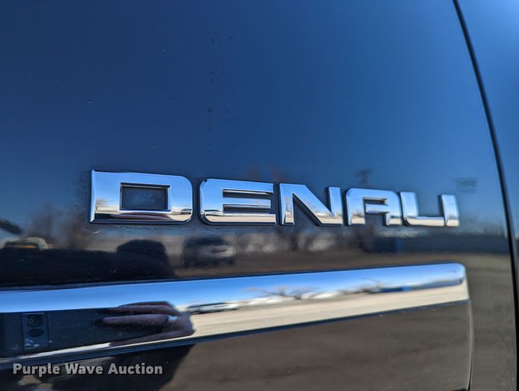 image for item DR6827 2011 GMC Yukon Denali  SUV