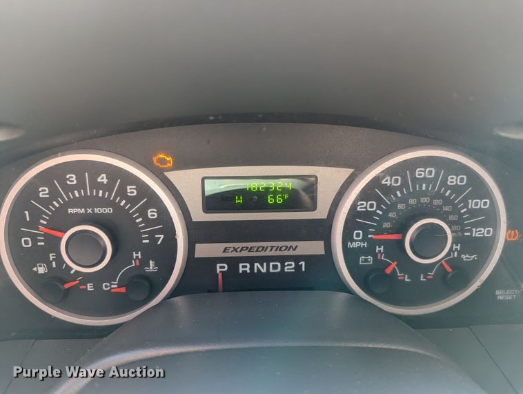 image for item DR6828 2005 Ford Expedition  SUV