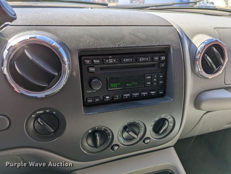 image for item DR6828 2005 Ford Expedition  SUV