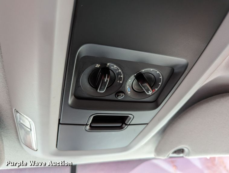 image for item DR6828 2005 Ford Expedition  SUV