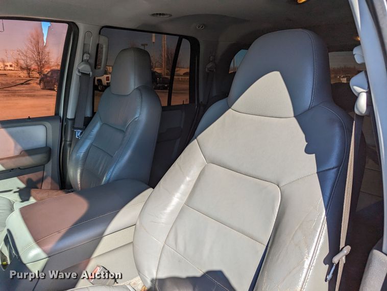 image for item DR6828 2005 Ford Expedition  SUV