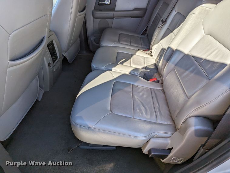 image for item DR6828 2005 Ford Expedition  SUV